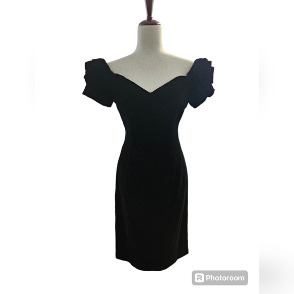 Vintage En Francais by Huey Waltzer Black Velvet Dress - Picture 3 of 7